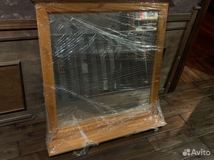 Зеркало с полкой, массив сосны.Новое