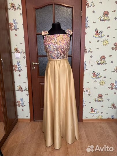 Платье женское вечернее 44 размер