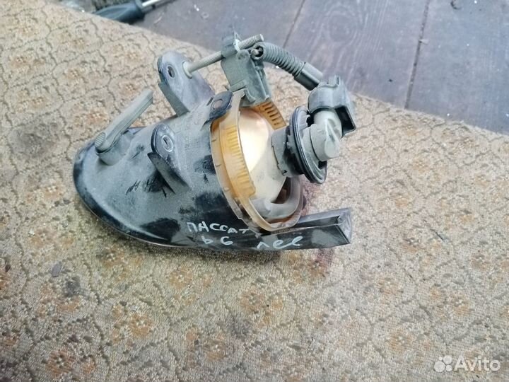 Фара противотуманная на VW Пассат 2008г