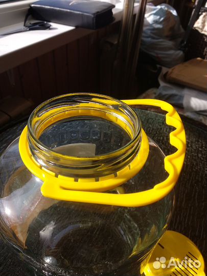 Банка с крышкой