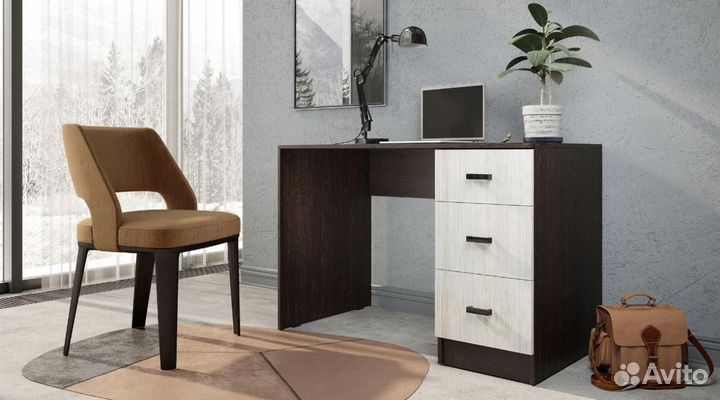 Письменный стол