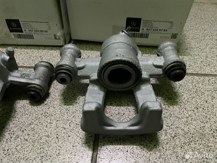 Суппорт задний Mercedes W447