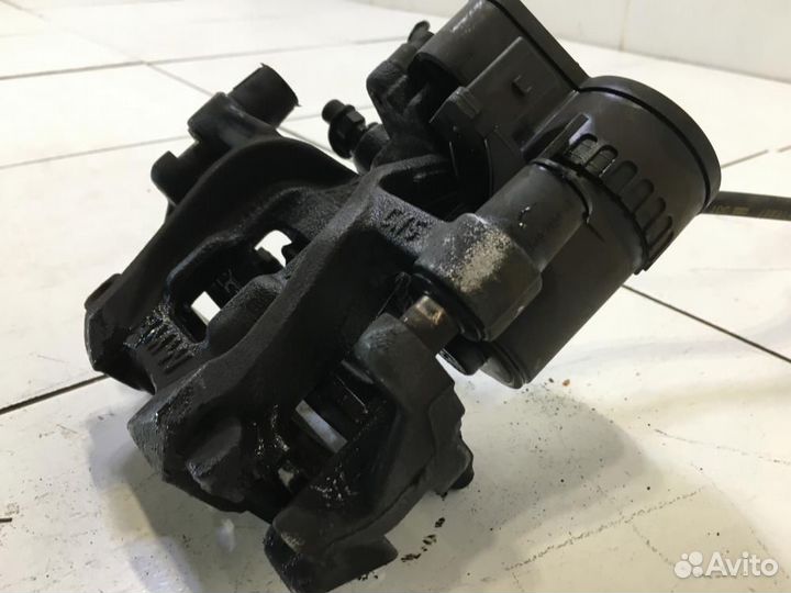 Суппорт задний левый BMW X1 F48