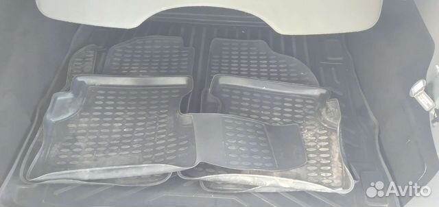 Автомобильные коврики резиновые