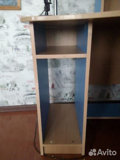 Детская кровать чердак со столом и шкафом