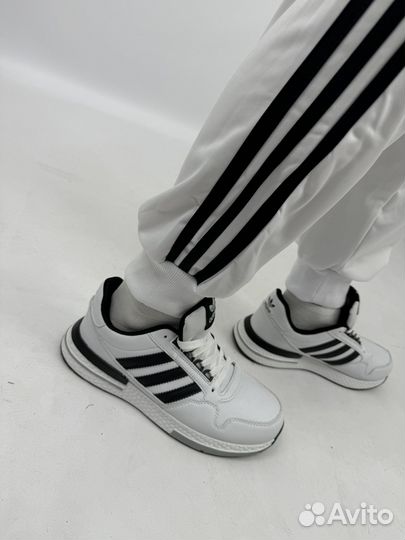 Спортивный костюм адидас белый