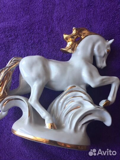Фарфоровая статуэтка Лошадь. СССР