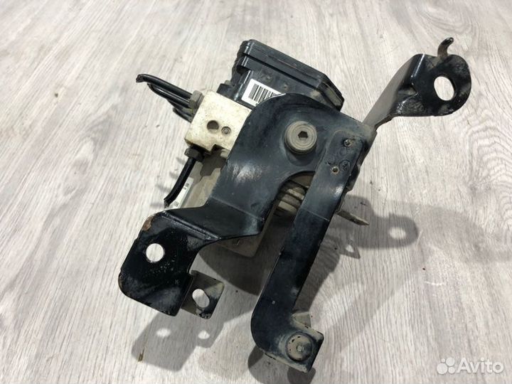 Блок abs Hyundai Solaris седан G4FA 2014