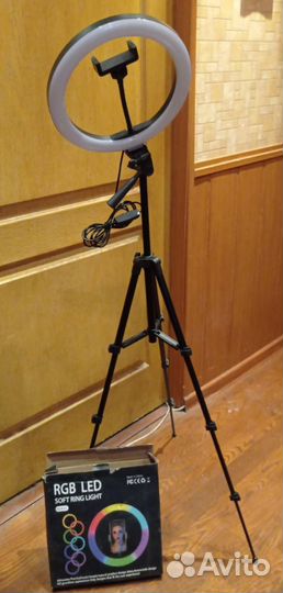 Кольцевая лампа со штативом