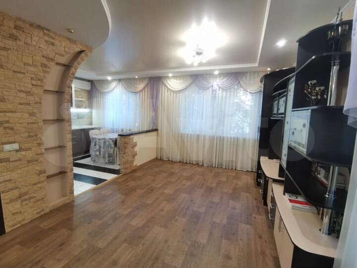 4-к. квартира, 81 м², 2/9 эт.