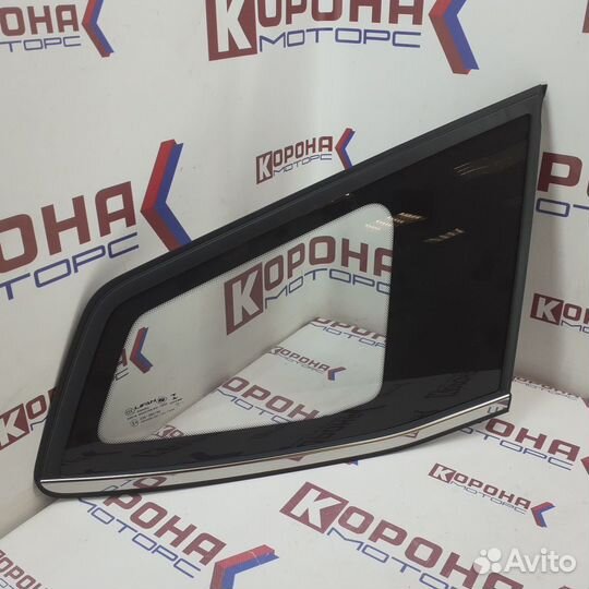 Стекло кузова правое глухое