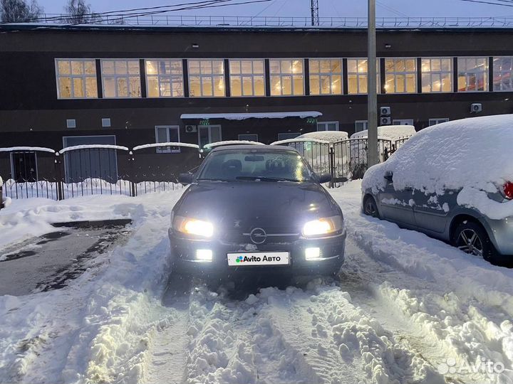 Opel Omega 2.0 МТ, 1997, 400 000 км