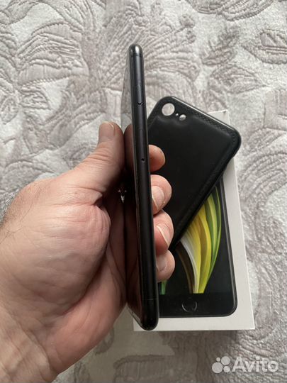 iPhone SE (2020), 64 ГБ