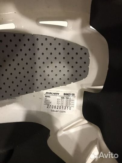 Хоккейный шлем