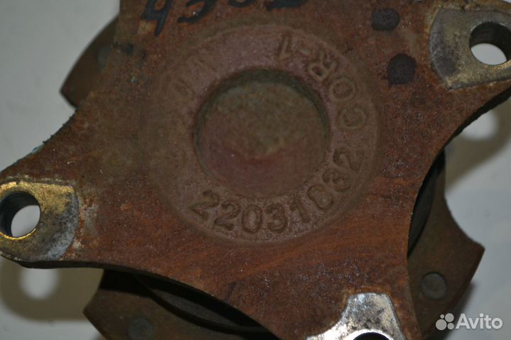 22031832 Volvo Кронштейн термомуфты