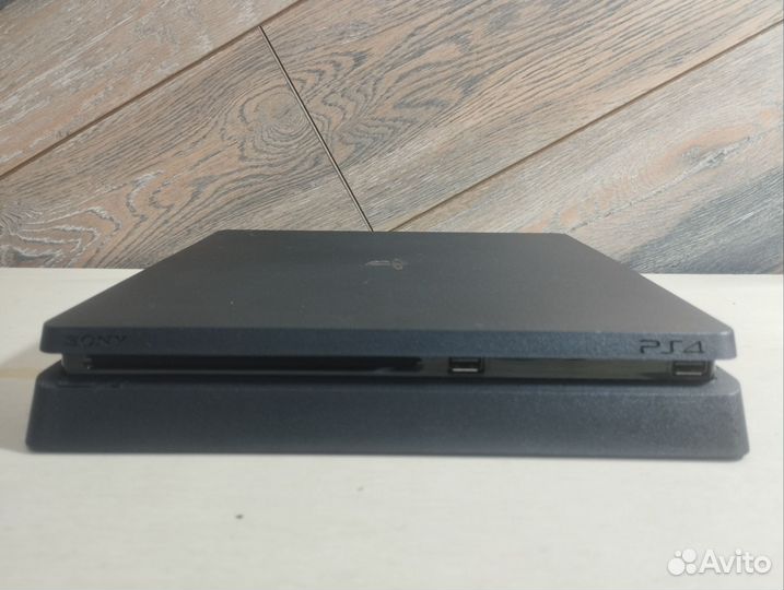 Sony PS4 Slim 500GB + 2 геймпада