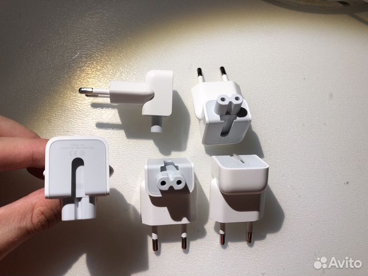 Вилка / адаптер / переходник зарядки Apple A1561