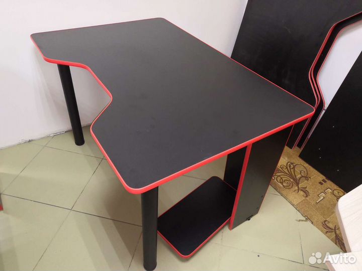 Игровой, геймерский, компьютерный стол
