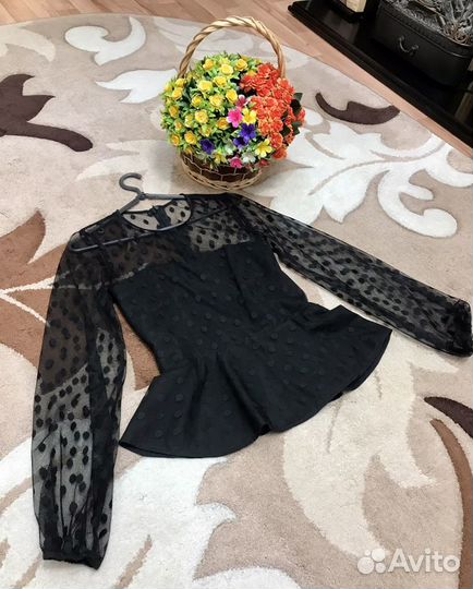 Блузка с баской