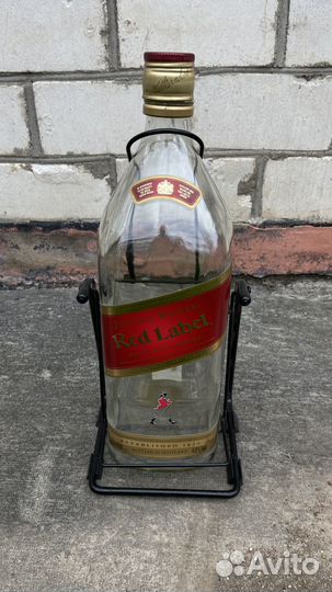 Бутылка на качелях