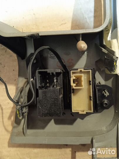 Накладка щитка приборов Infiniti QX56