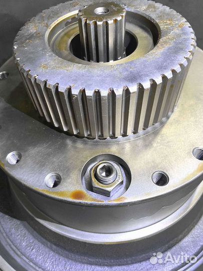 Гидромотор хода Hyundai R300LC-9S 31Q8-40041