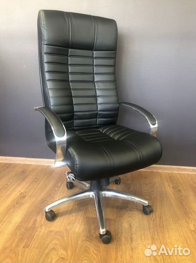 Компьютерное кресло новое