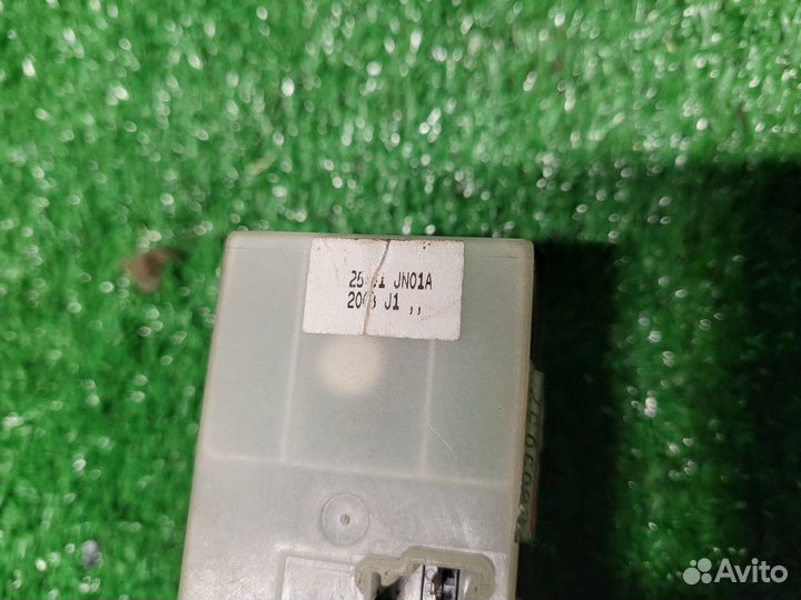 Блок управления стеклоподъёмниками Nissan Teana