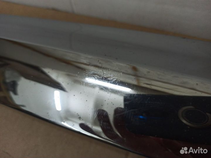 Накладка двери багажника Nissan Patrol Y62