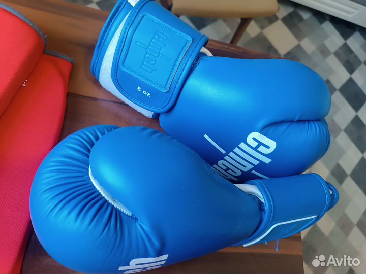 Боксерские перчатки Clinch Fight 8 oz