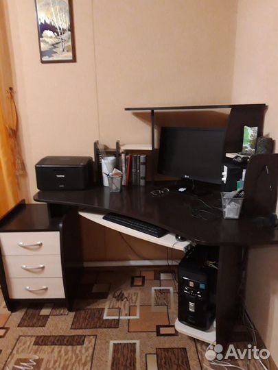 Компьютерный стол