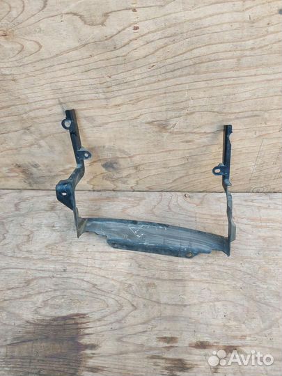 Воздухозаборник Mitsubishi i-MiEV 2011 1360A029