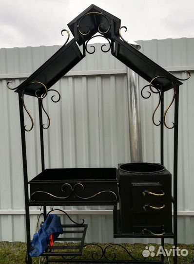 Мангал с крышей