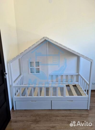 Кровать Домик