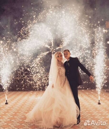 Тяжелый дым, конфетти, холодные фонтаны, вертушка