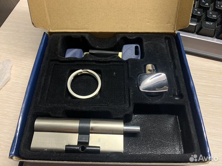 Замок дверной (личинка) Apecs Premier