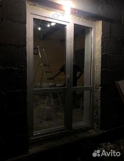 Входная пластиковая дверь