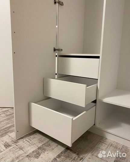 Распашной шкаф на заказ