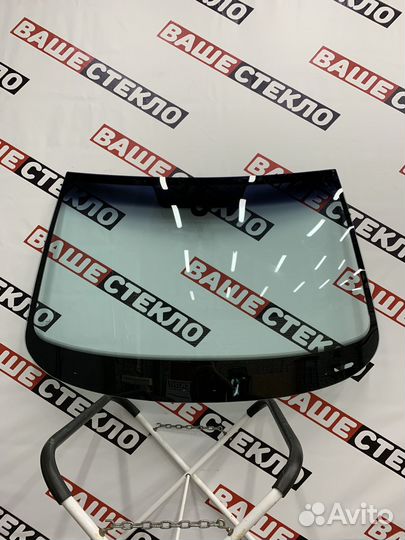 Лобовое стекло Infinity Q50