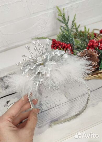 Ободок Снежинка с бусинами для девочек