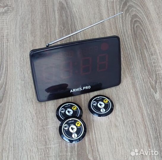 Табло вызова официанта руссифицировано и кнопки