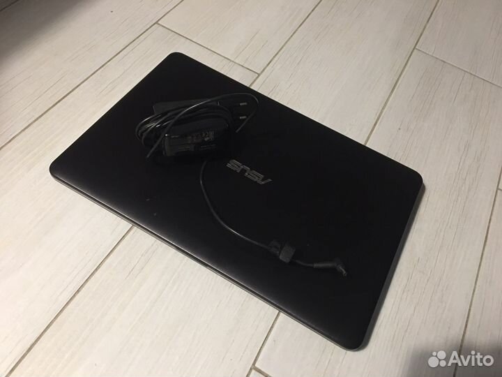 Ноутбук asus