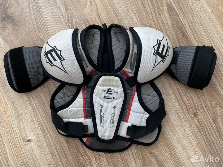 Нагрудник хоккейный easton st4