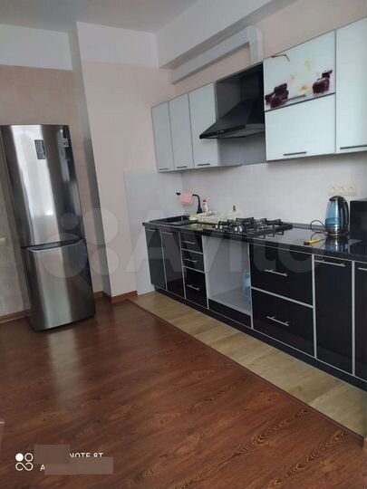 2-к. квартира, 84 м², 8/10 эт.