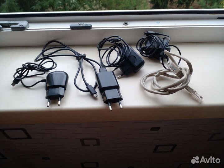 Комплект зарядных устройств