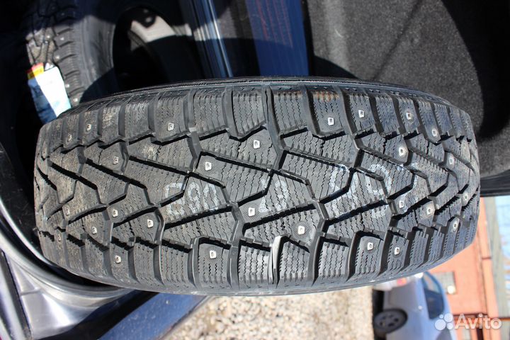 Pirelli Winter Ice Zero 275/50 R20 113T