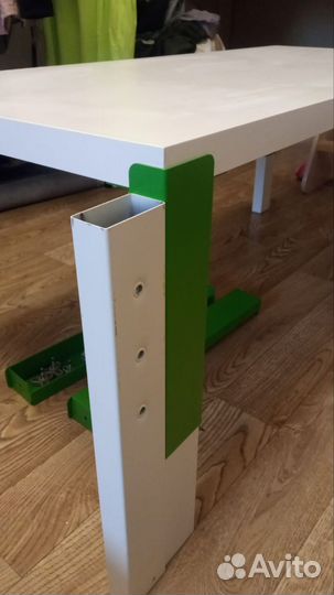 Письменный стол для школьника IKEA