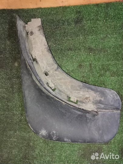 Брызговик задний левый Volkswagen Touareg