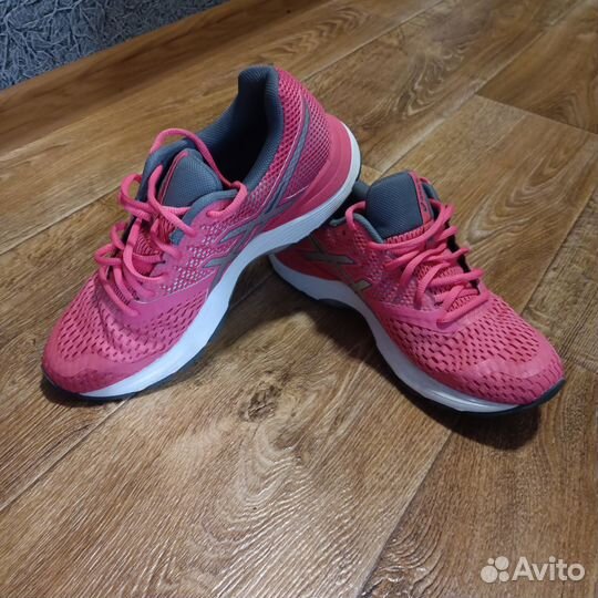 Кроссовки asics
