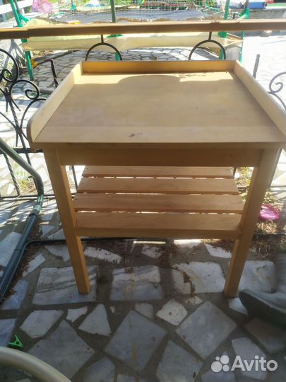 Пеленальный столик